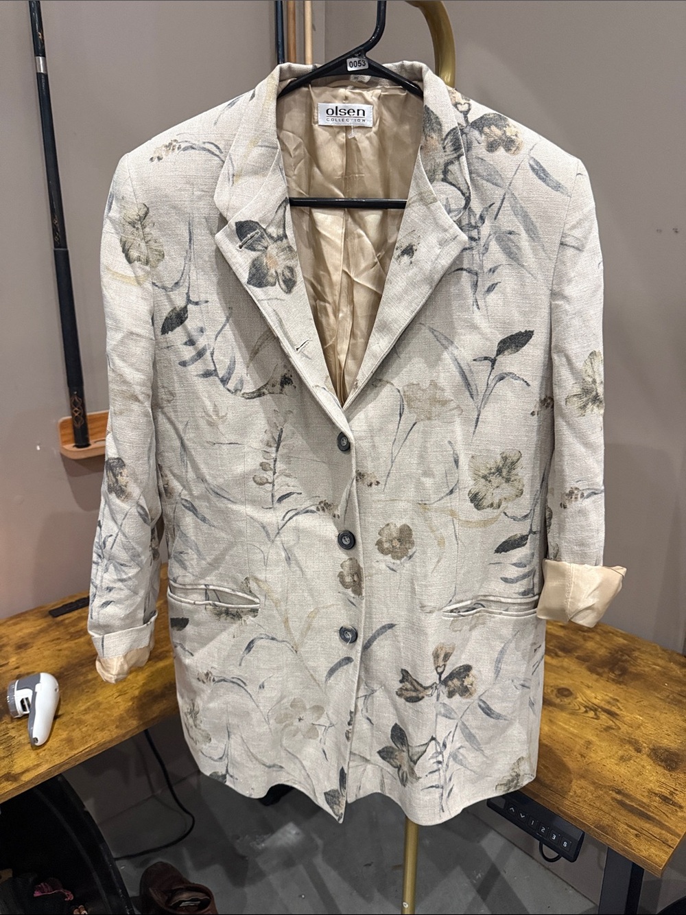Vintage Olsen Collection Floral Linen-Blend Blazer in Cream and Gray-Green